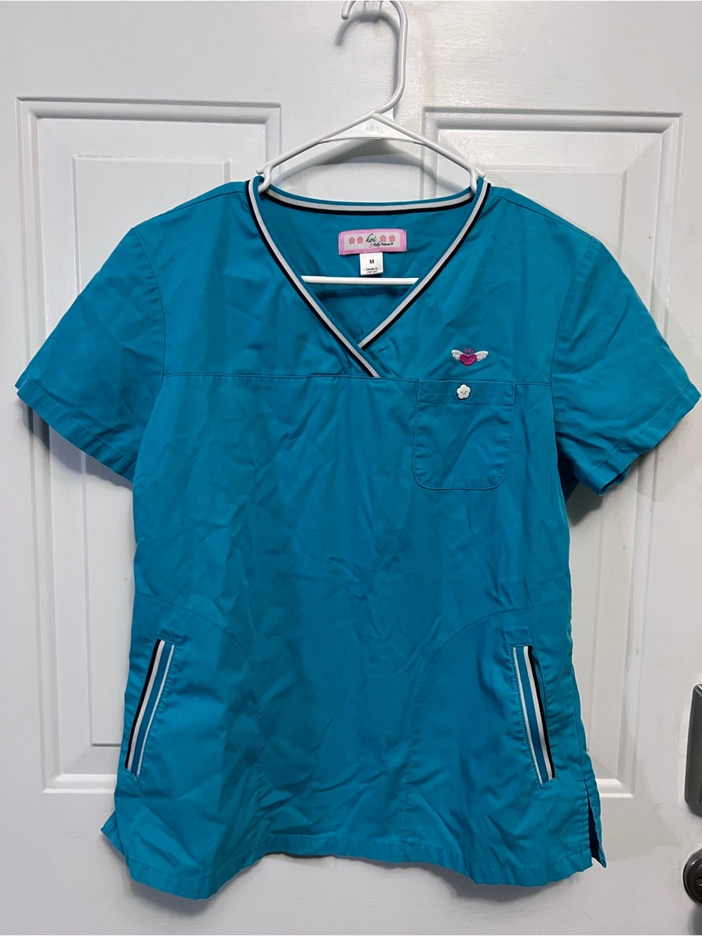 Koi by Kathy Peterson Women’s M Turquoise Scrub Top V Neck 3 Pocket 113WRT